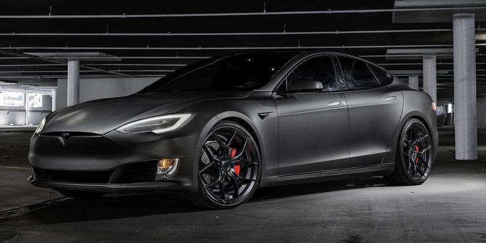Tesla S